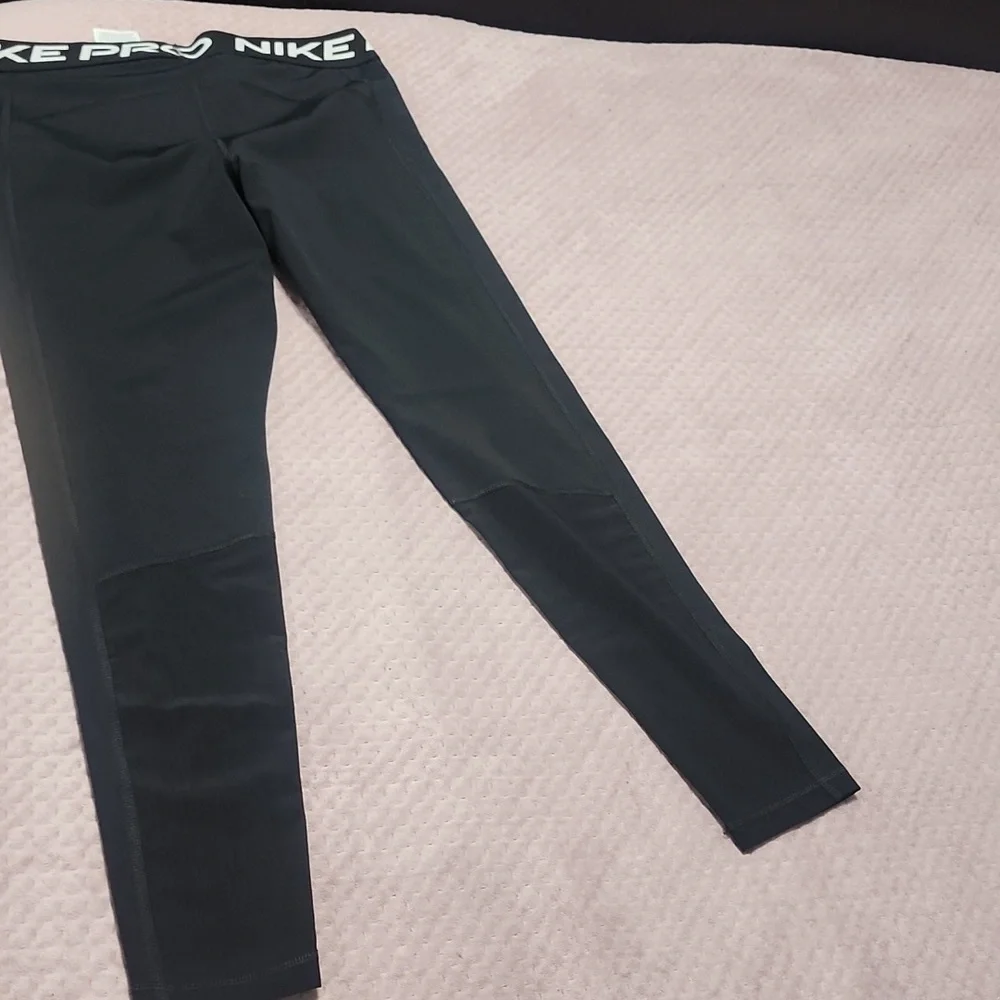 Nike Pro Leggings - Picture 3 of 4